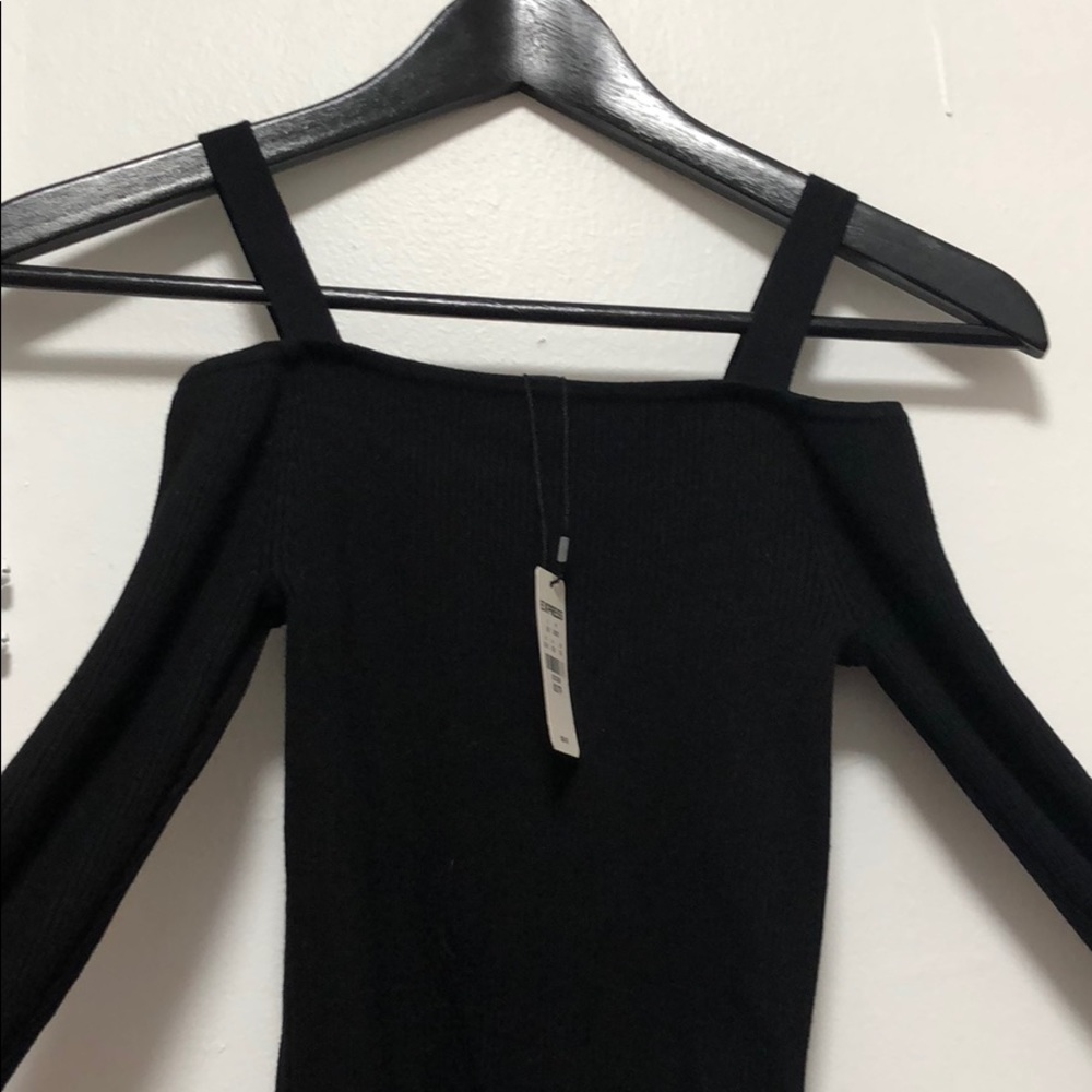 ❣️NWT❣️ Ribbed Off Shoulder Sweater